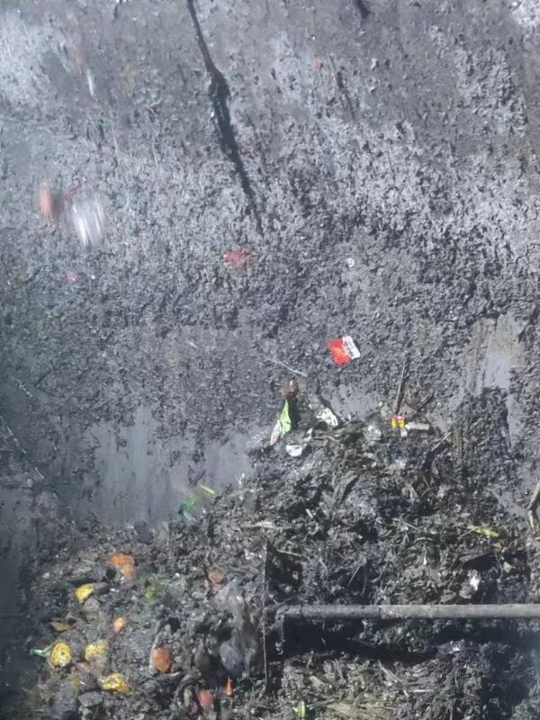君山污水池清理