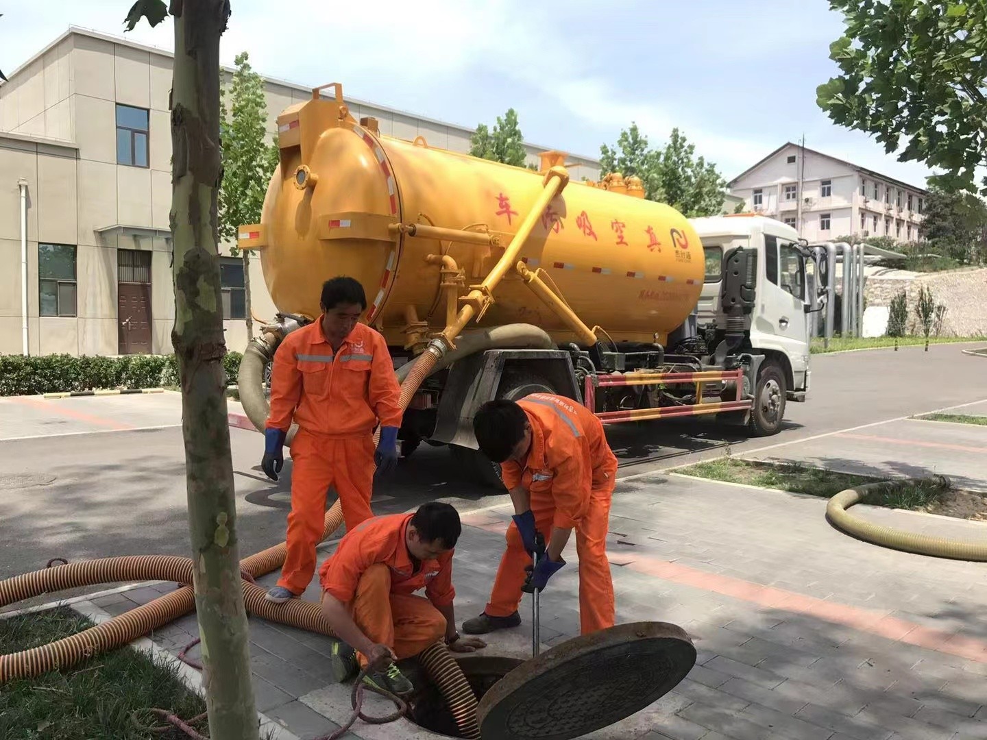 君山化粪池清理与5-8吨吸粪车施工效率分析
